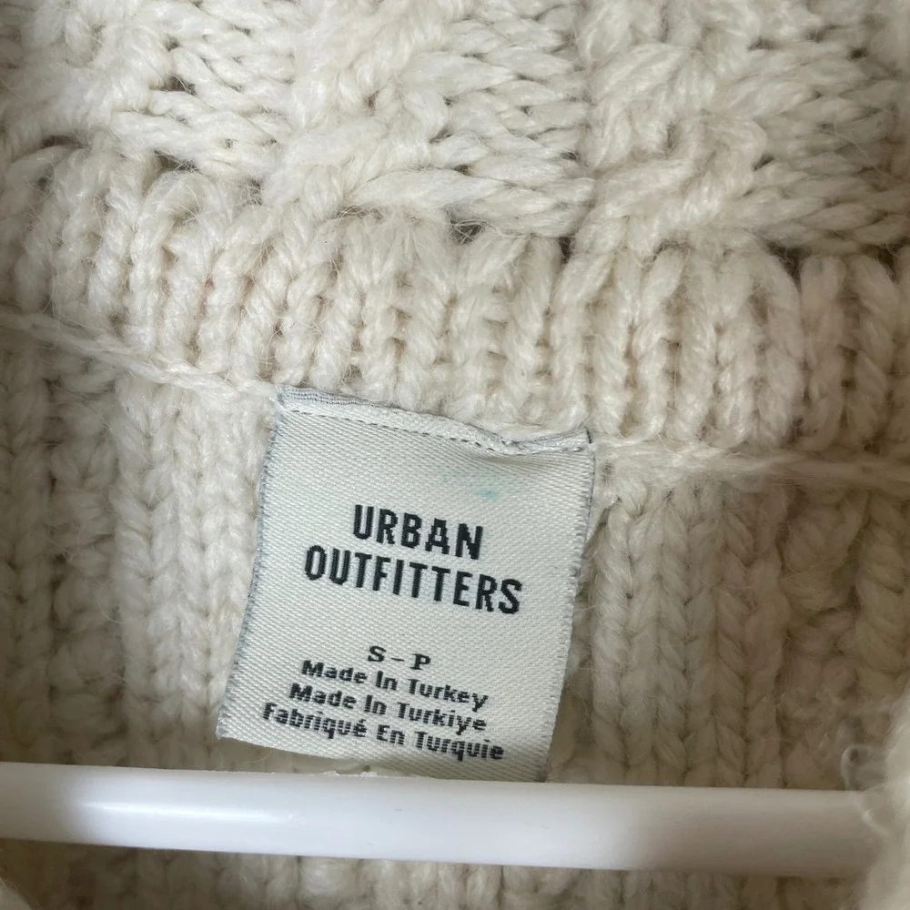 Urban Outfitters Womens Small Fair Isle Chunky Cable Knit‎ Full Zip Cardigan